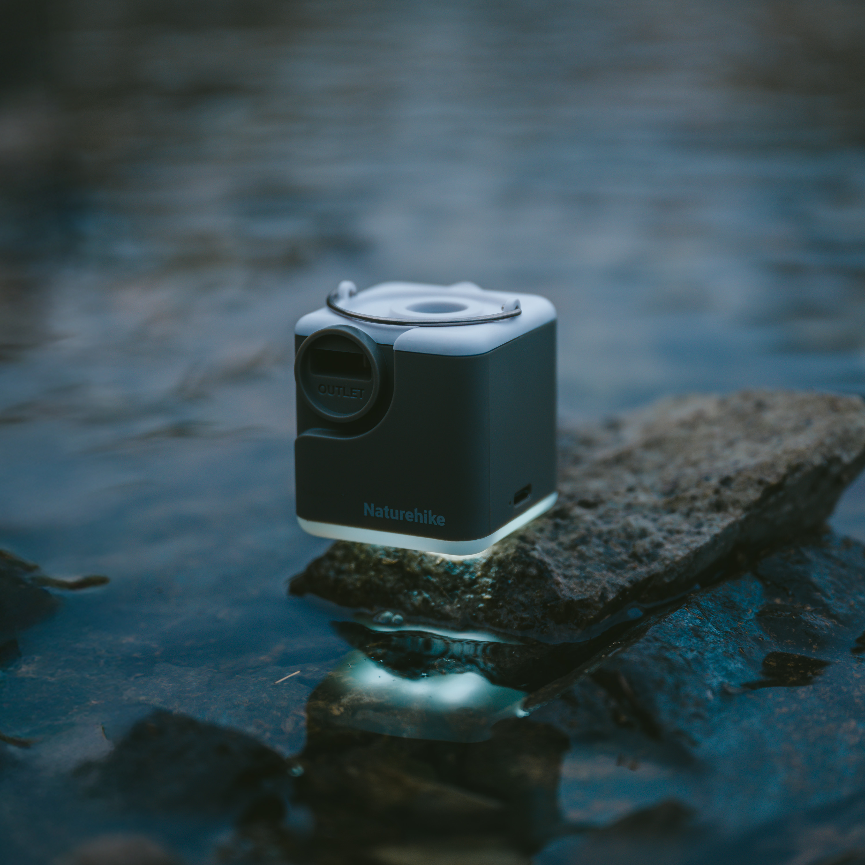 Naturehike Wind mini 2 kompresor/pumpa so svetlom 104g - zelená
